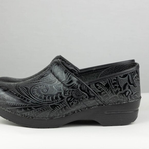 Dansko Professional Tooled Leather Clogs – Black – Wide – Size 41W (US 10.5–11W) - Picture 4 of 12